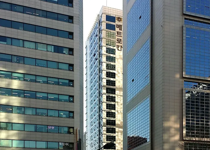 Khan Apartment *